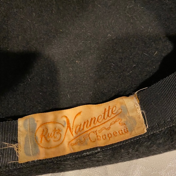 Ladies Blk Felt Vintage Red 3 Hammett Pillbox Hat - Picture 6 of 7